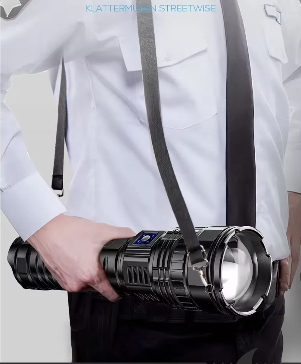 Lámpara LED Táctica 10000 lúmenes, recargable, IP68